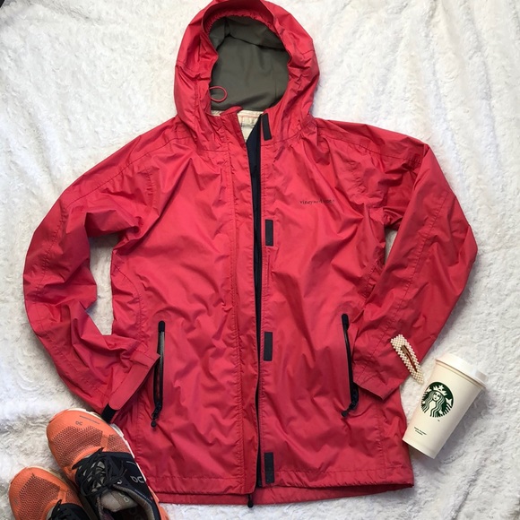 Vineyard Vines Jackets & Blazers - EUC Vineyard Vines red Zip Up Windbreaker M